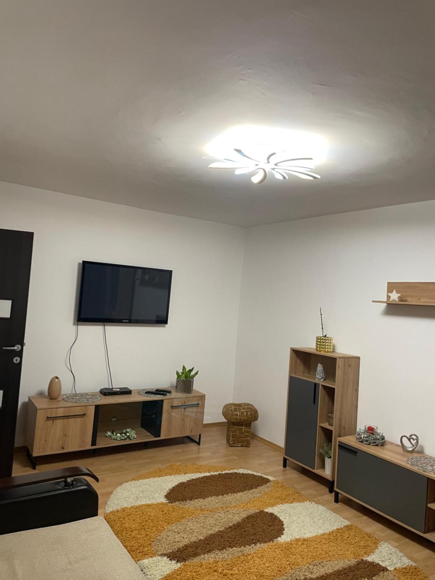 Apartament Petroşani Exterior foto